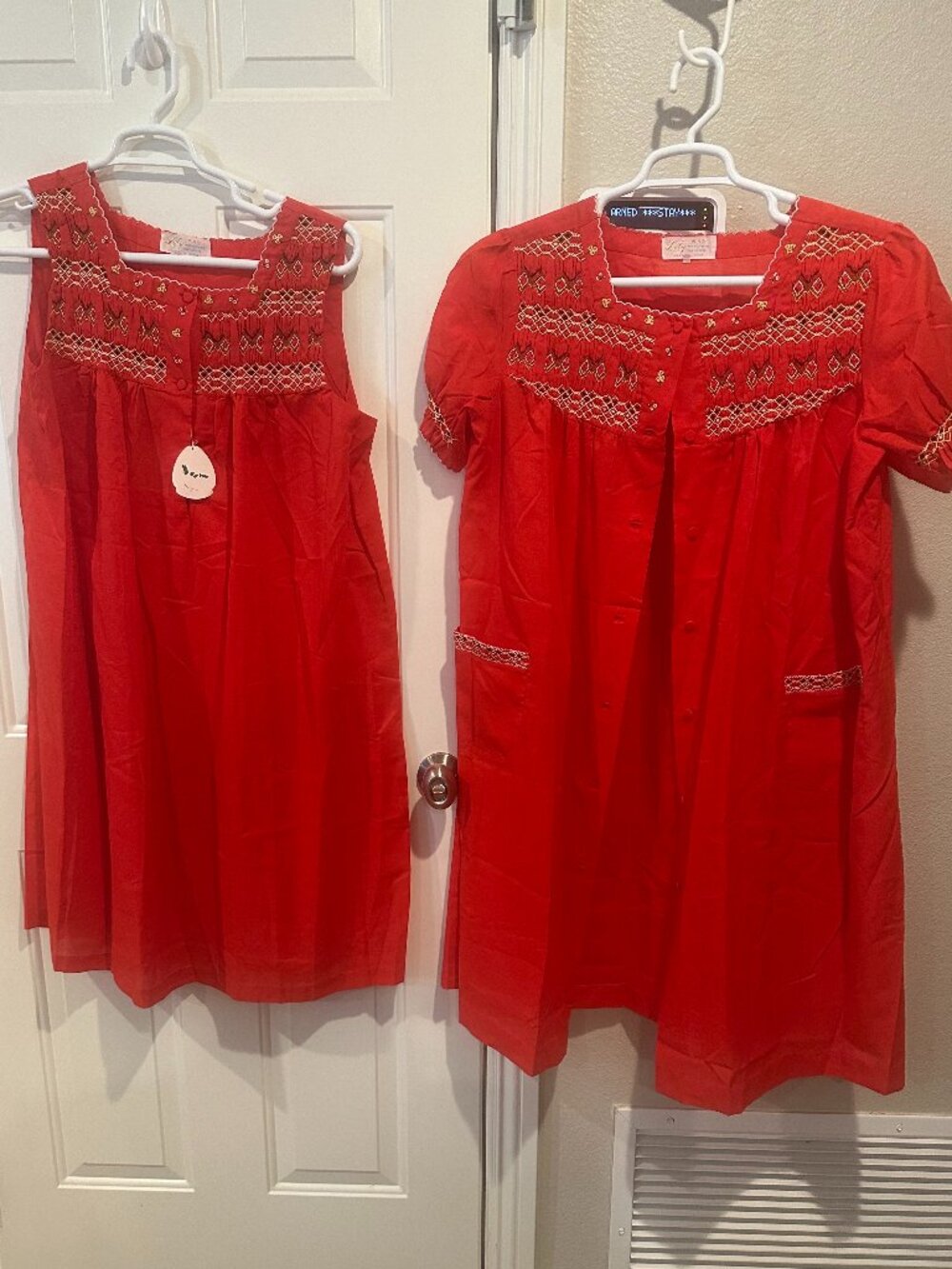 Vintage Lily Red Embroidered Nightgown Robe Set Size 42 NWT 2 Pc